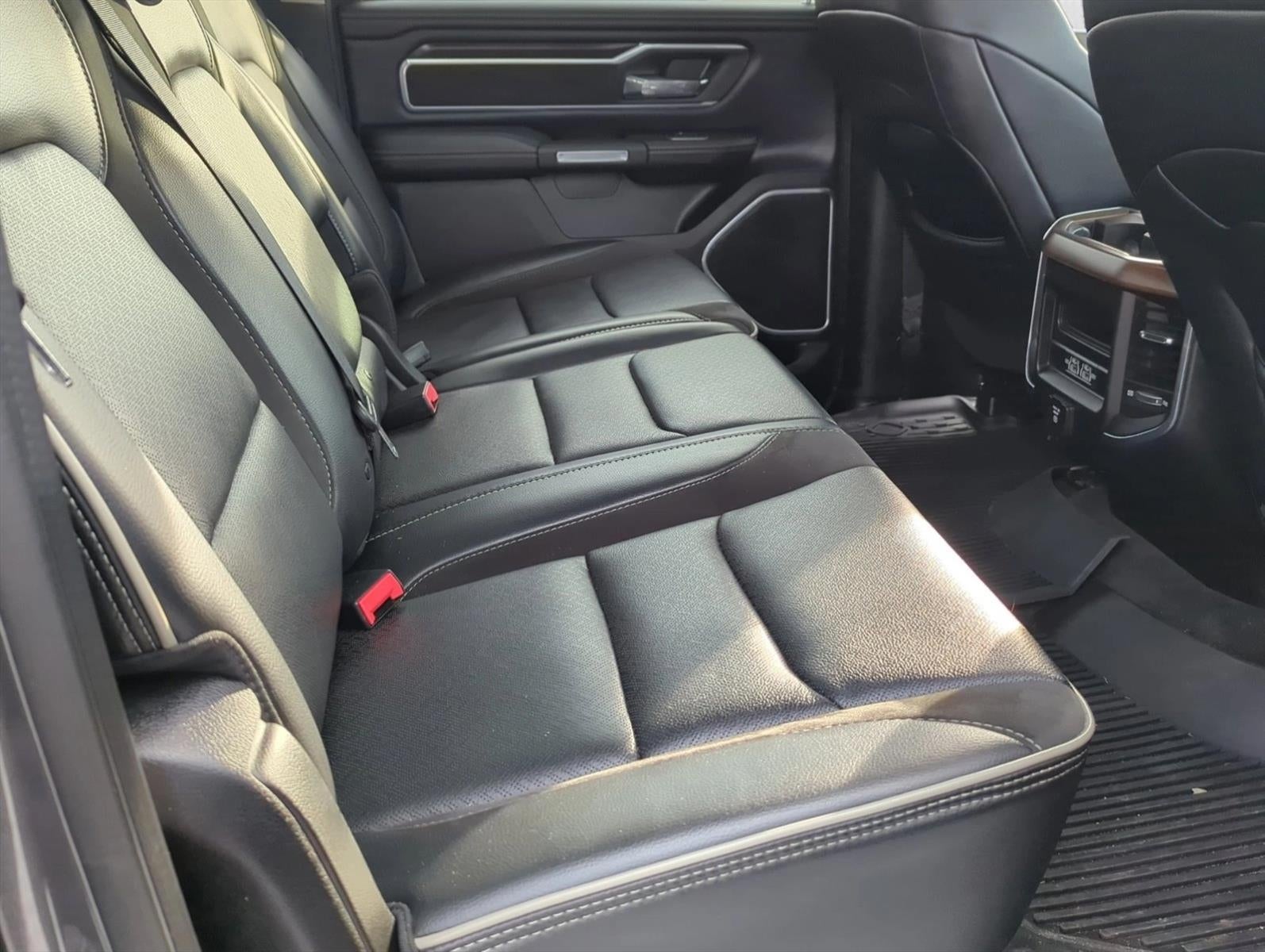 2022 RAM 1500 Laramie 4x4 Crew Cab 5'7" Box