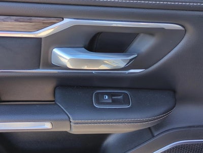 2019 RAM 1500 Laramie 4x4 Crew Cab 5'7" Box