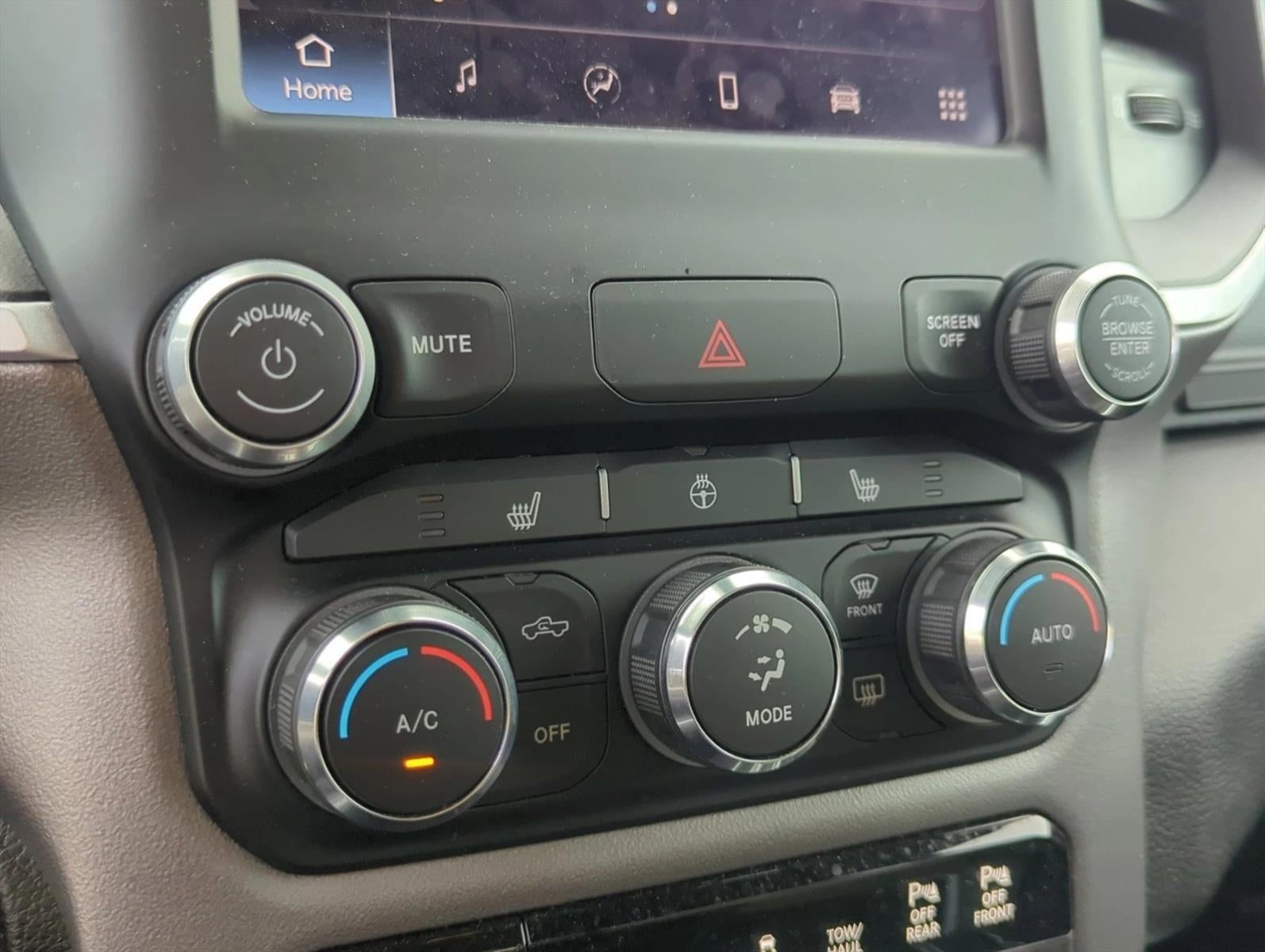 2022 RAM 1500 Big Horn 4x4 Crew Cab 6'4" Box
