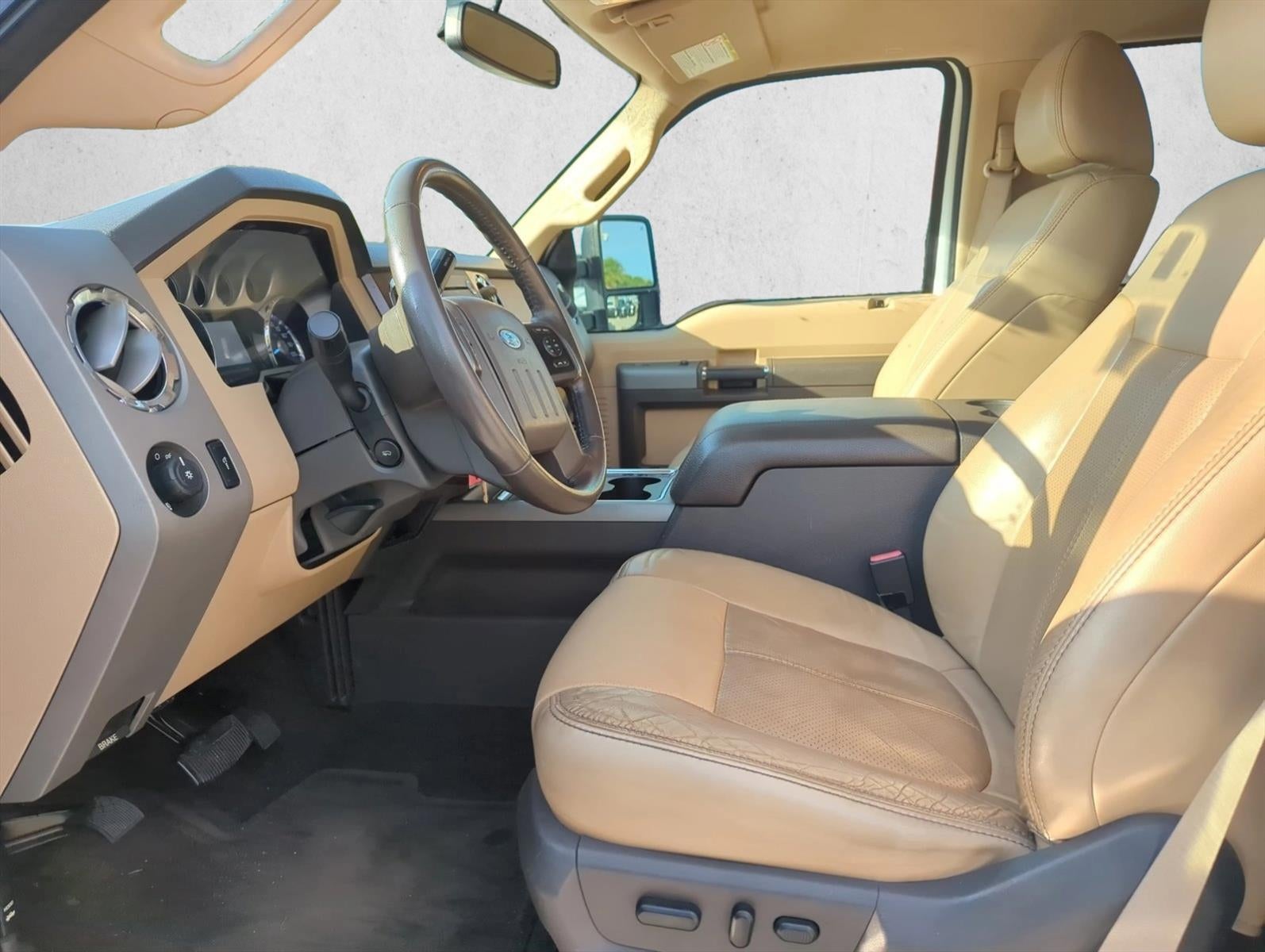 2011 Ford Super Duty F-250 SRW 4WD Crew Cab 6-3/4 Ft Box Lariat