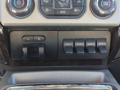 2015 Ford Super Duty F-350 DRW 4WD Crew Cab 8 Ft Box Platinum