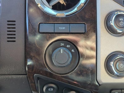 2015 Ford Super Duty F-350 DRW 4WD Crew Cab 8 Ft Box Platinum