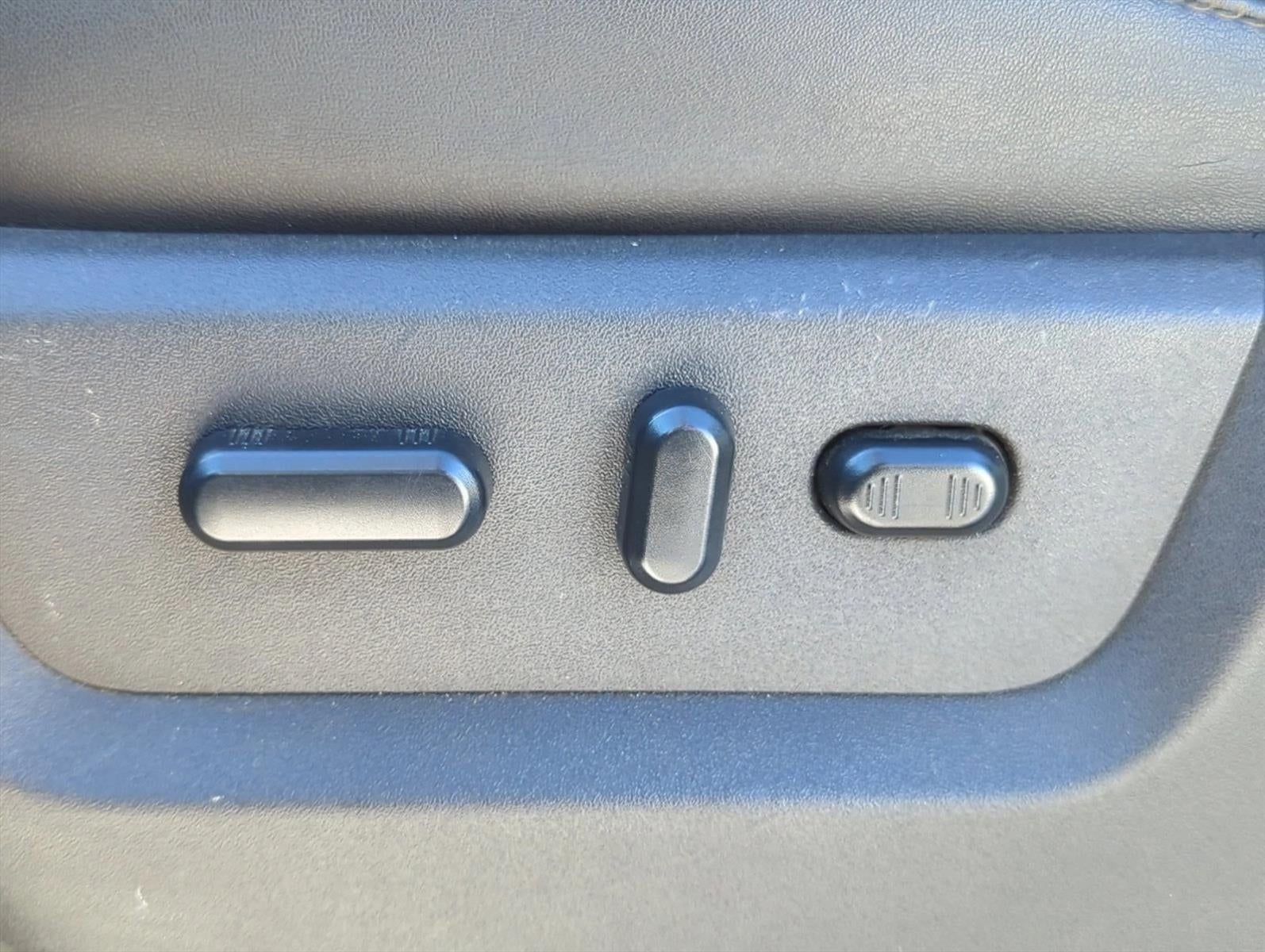 2015 Ford Super Duty F-350 DRW 4WD Crew Cab 8 Ft Box Platinum