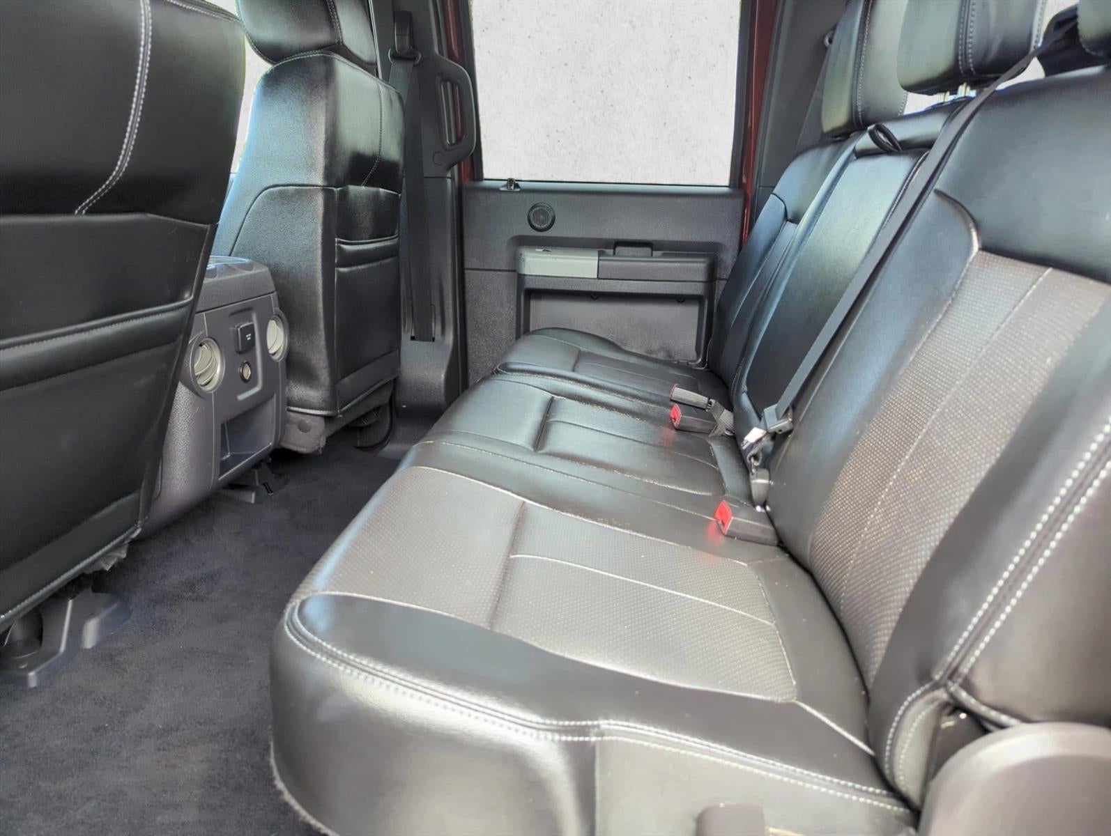 2016 Ford Super Duty F-350 DRW 4WD Crew Cab 8 Ft Box Lariat