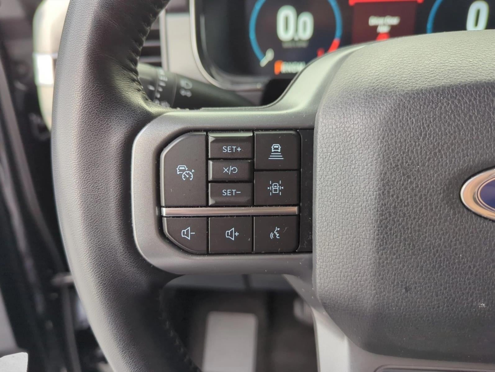 2023 Ford F-150 LARIAT 4WD SuperCrew 5.5' Box