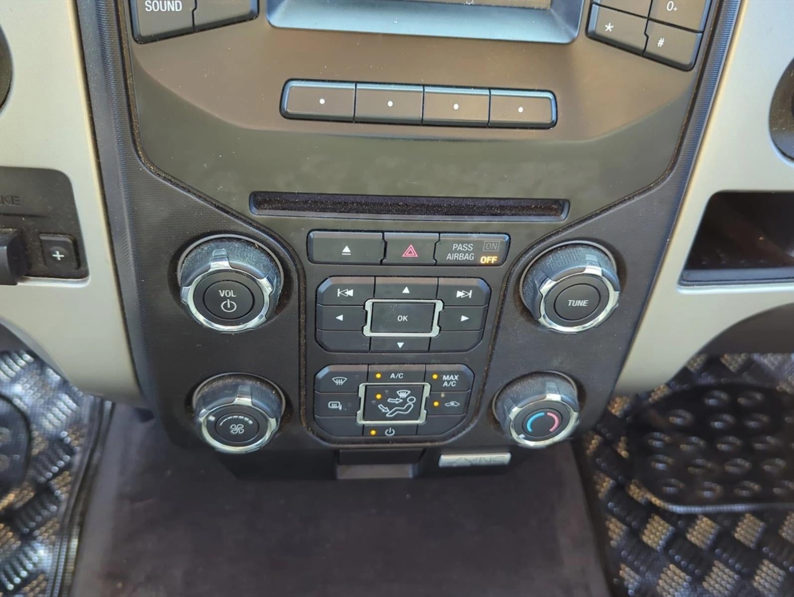 2013 Ford F-150 2WD SuperCab 6-1/2 Ft Box XLT