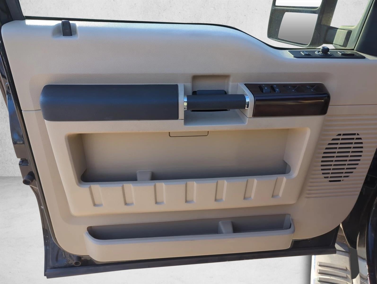 2010 Ford Super Duty F-350 DRW 4WD Crew Cab 8 Ft Box Lariat