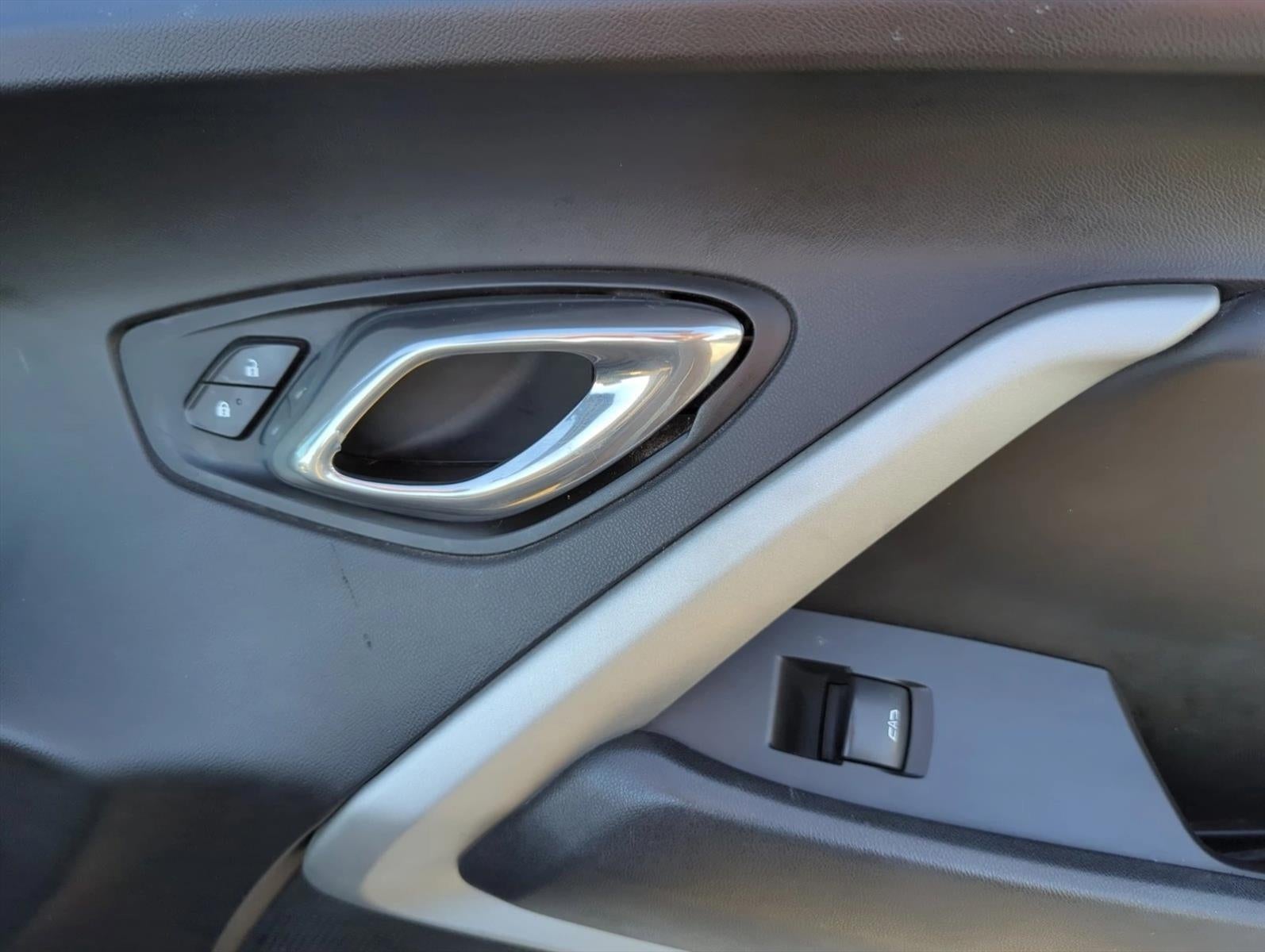 2017 Chevrolet Camaro 2dr Convertible 1LT