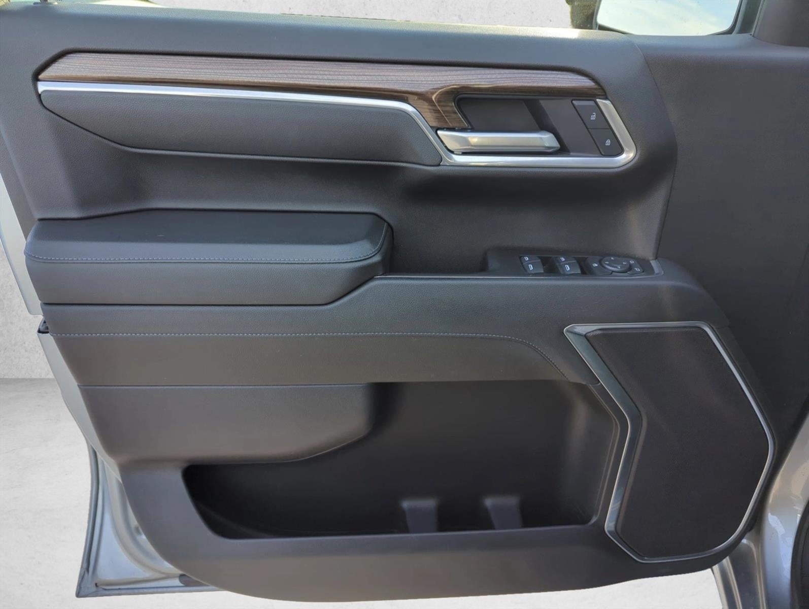 2025 Chevrolet Silverado 1500 Crew Cab Short Box 4-Wheel Drive LT 1LT