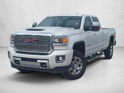 2018 GMC Sierra 3500HD Crew Cab Long Box 4-Wheel Drive Denali