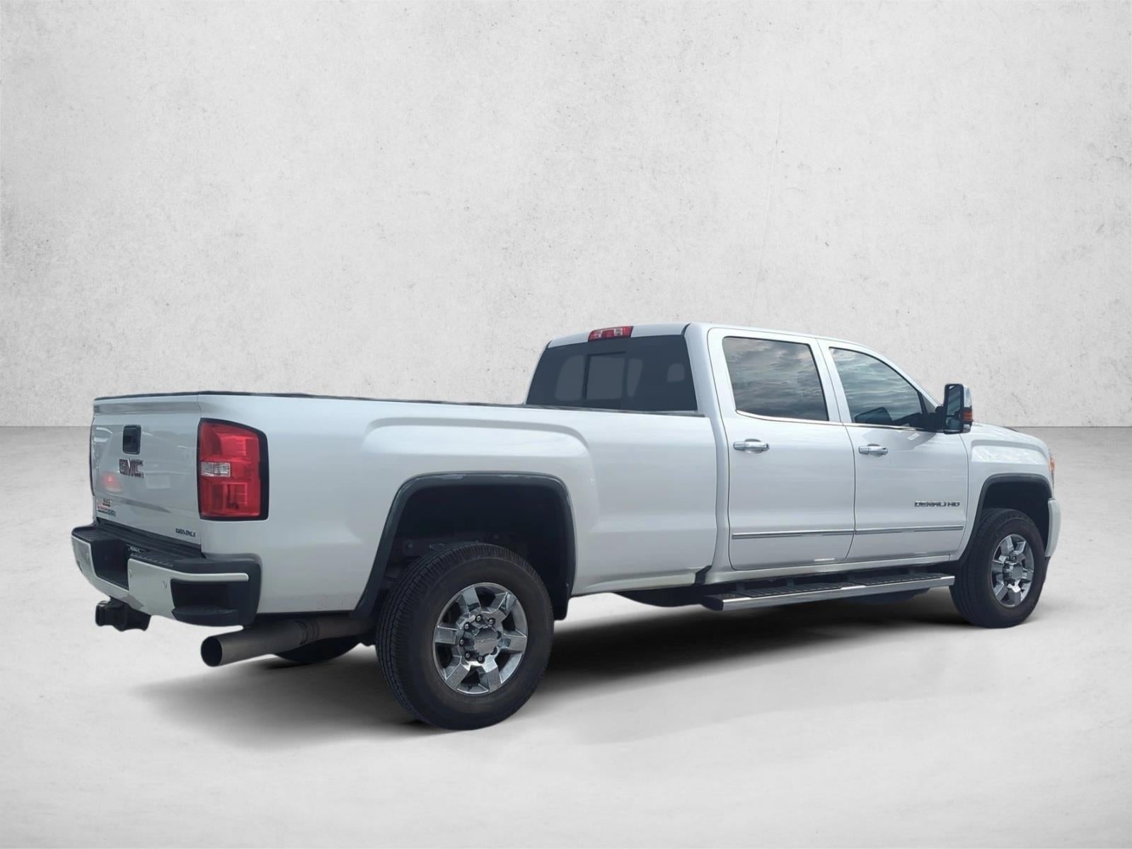 2018 GMC Sierra 3500HD Crew Cab Long Box 4-Wheel Drive Denali