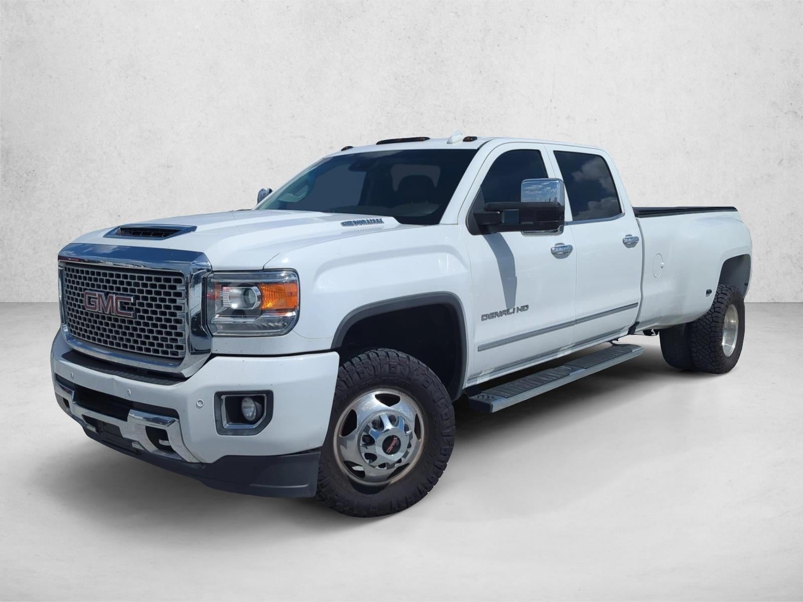 2017 GMC Sierra 3500HD Crew Cab Long Box 4-Wheel Drive Denali