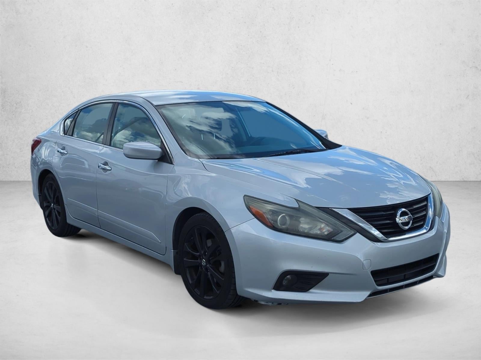 2017 Nissan Altima 2.5 SR Sedan