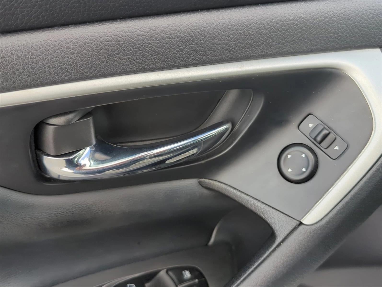 2017 Nissan Altima 2.5 SR Sedan