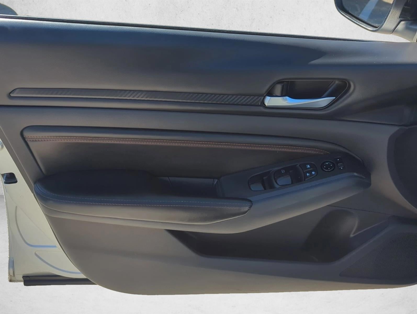 2022 Nissan Altima 2.5 SR Sedan