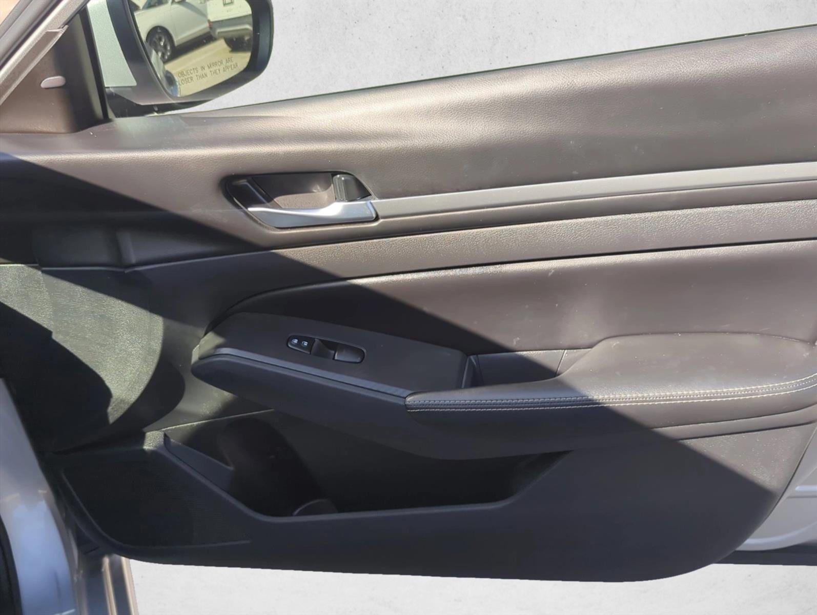 2022 Nissan Altima 2.5 SV Sedan