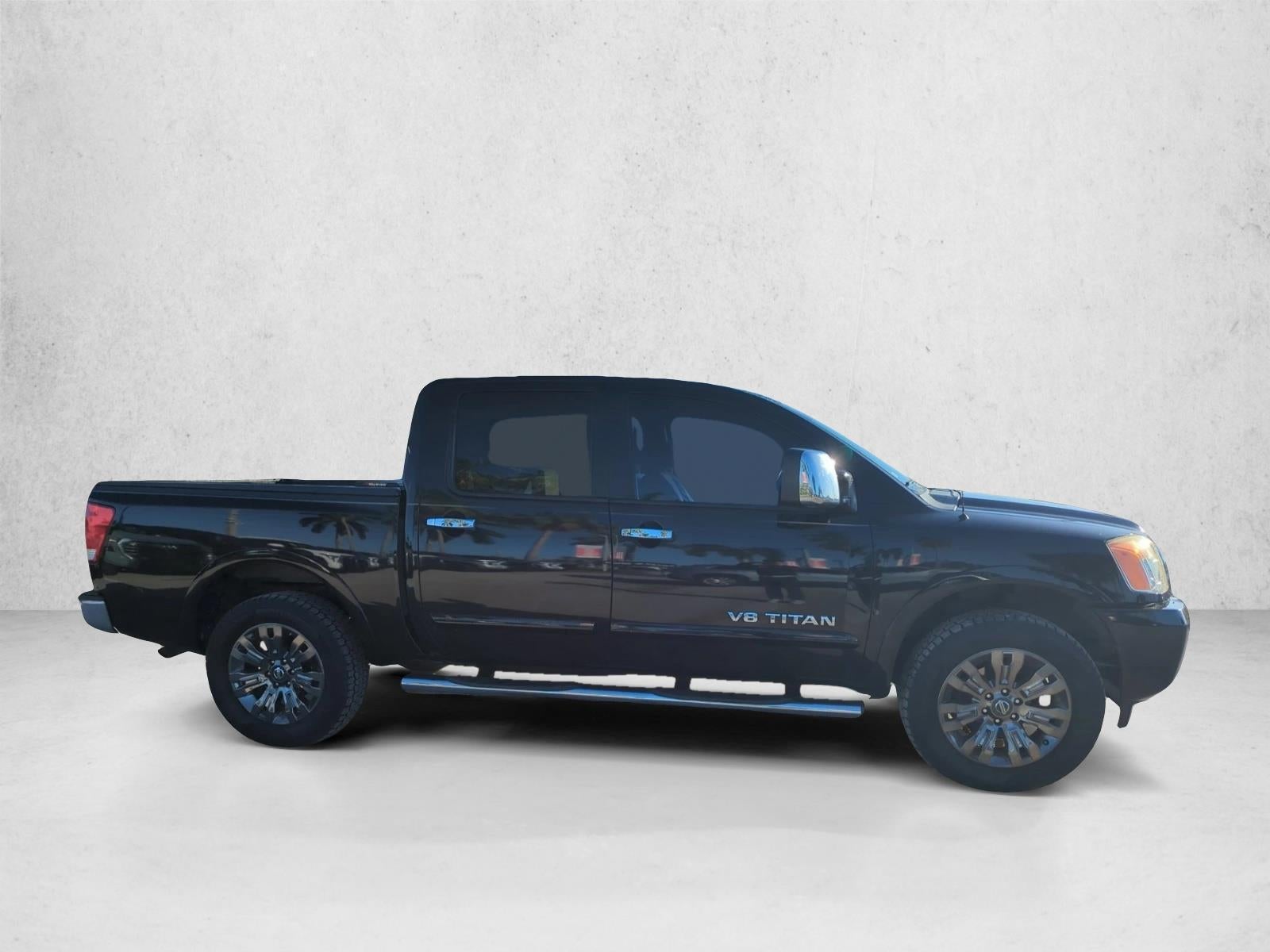 2014 Nissan Titan 4WD Crew Cab Short Bed SL