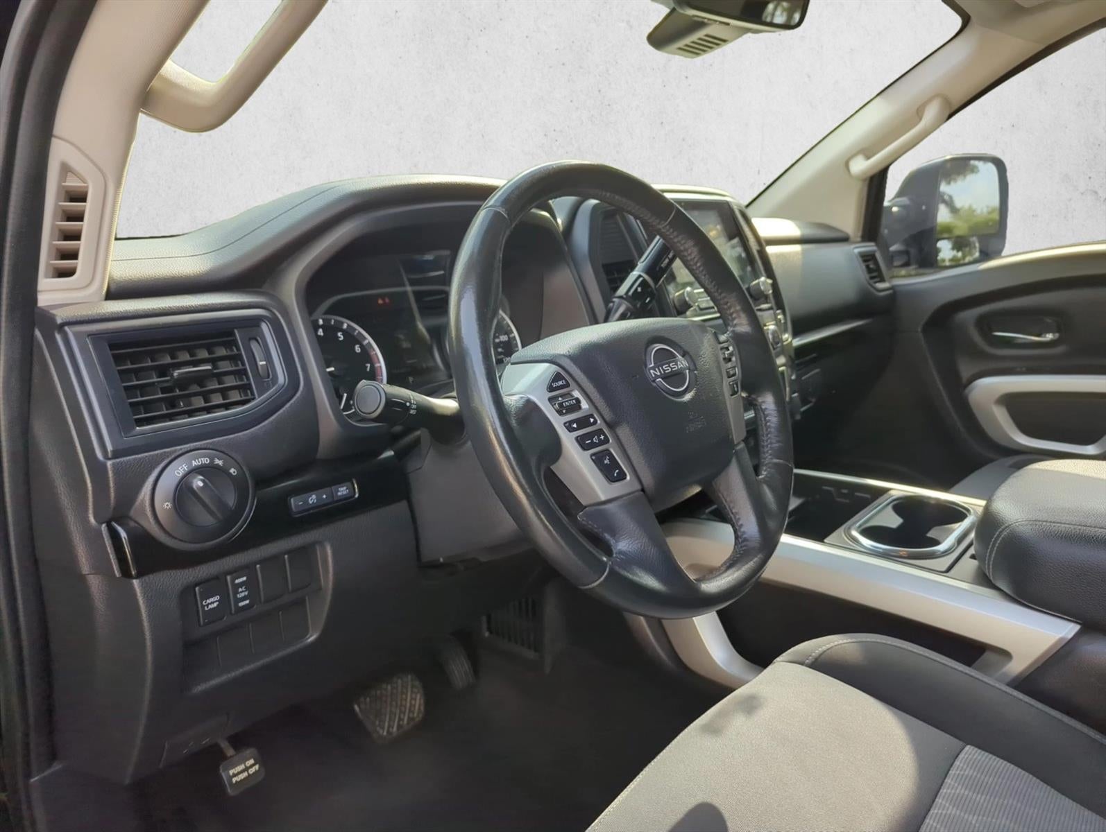 2024 Nissan Titan 4x2 Crew Cab SV