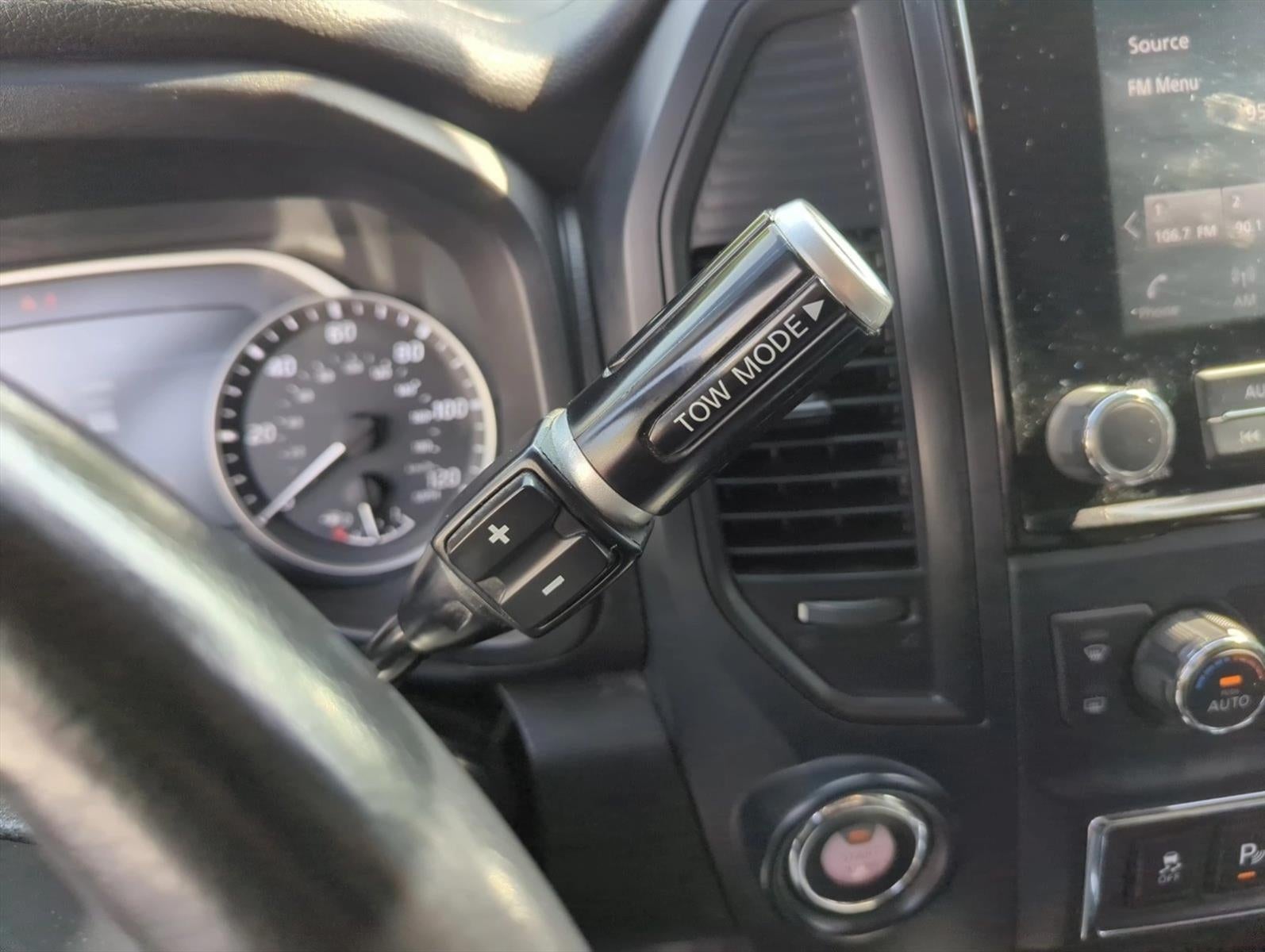 2024 Nissan Titan 4x2 Crew Cab SV