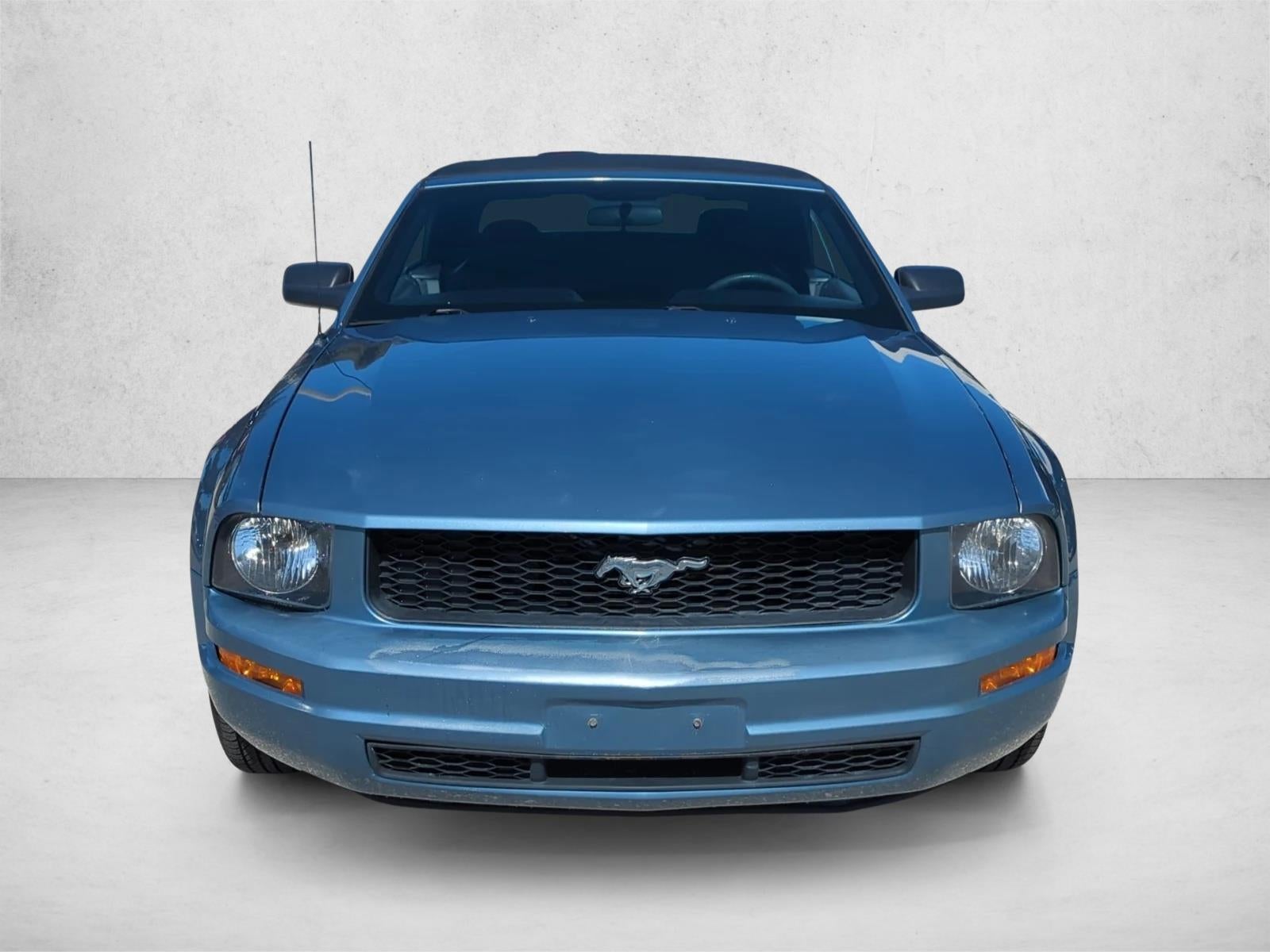 2007 Ford Mustang 2dr Conv Deluxe