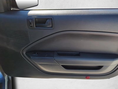 2007 Ford Mustang 2dr Conv Deluxe