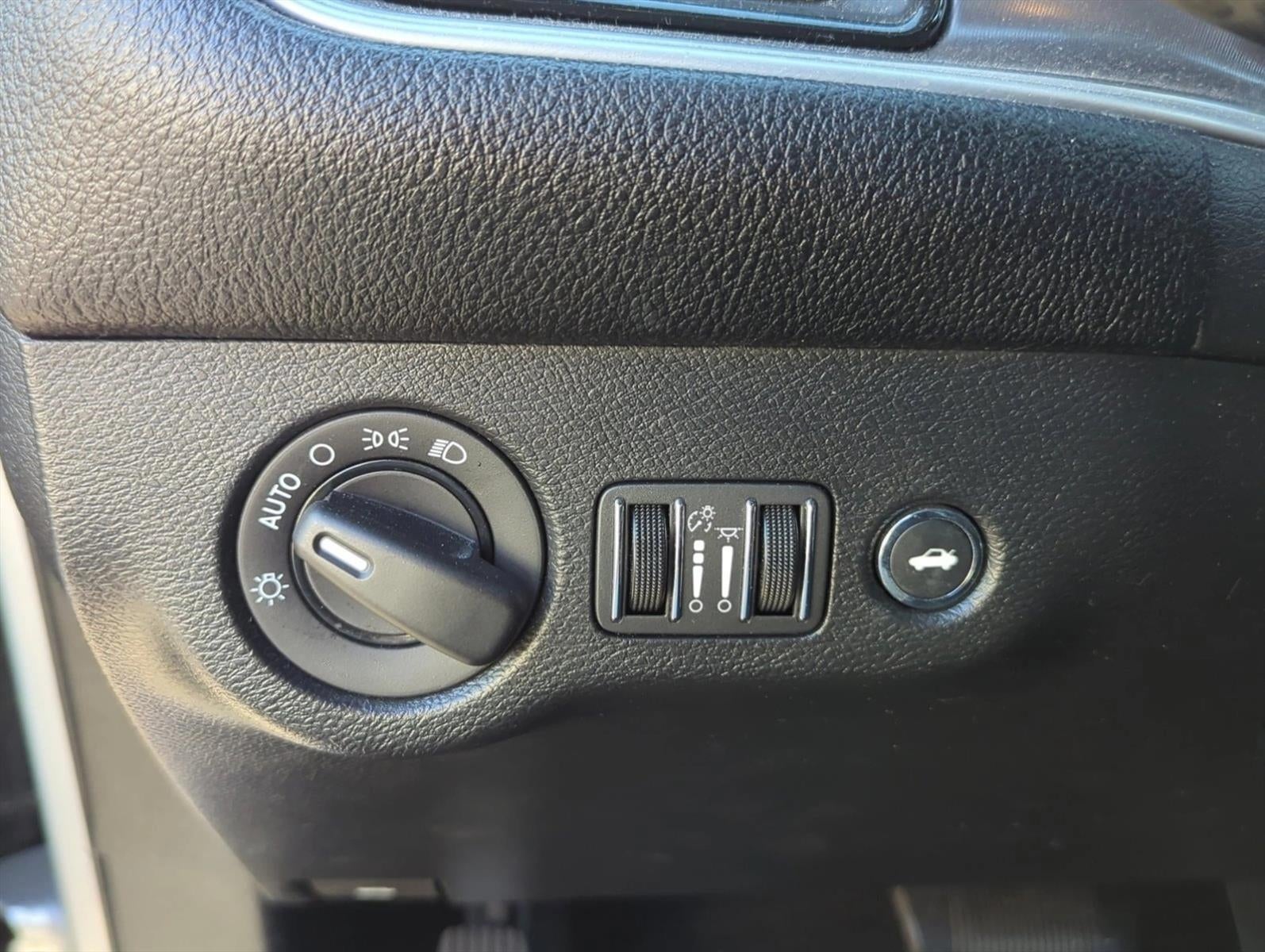 2019 Dodge Challenger SXT RWD