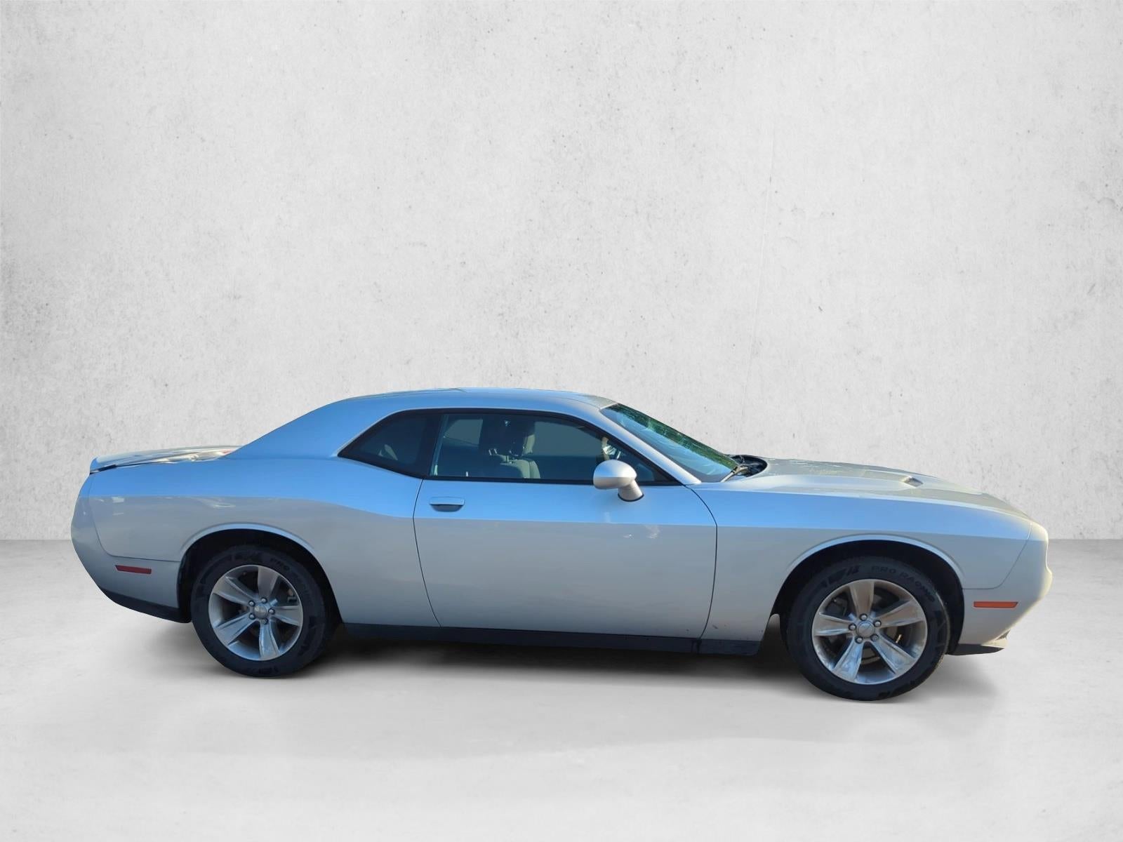 2019 Dodge Challenger SXT RWD