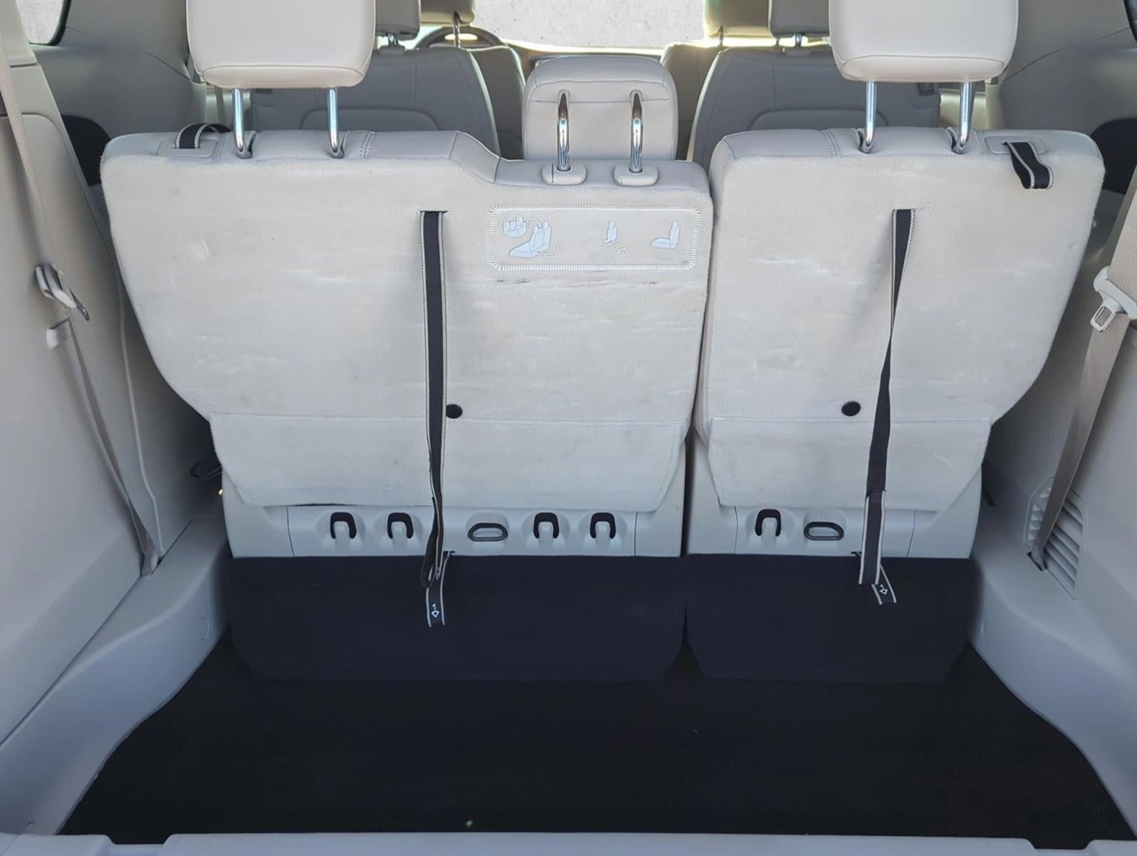 2021 Chrysler Voyager LXI FWD