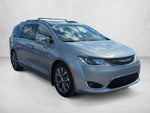 2017 Chrysler Pacifica Limited FWD