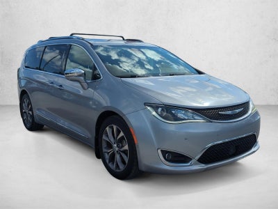 2017 Chrysler Pacifica Limited FWD