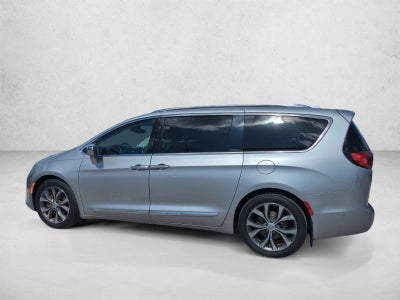 2017 Chrysler Pacifica Limited FWD