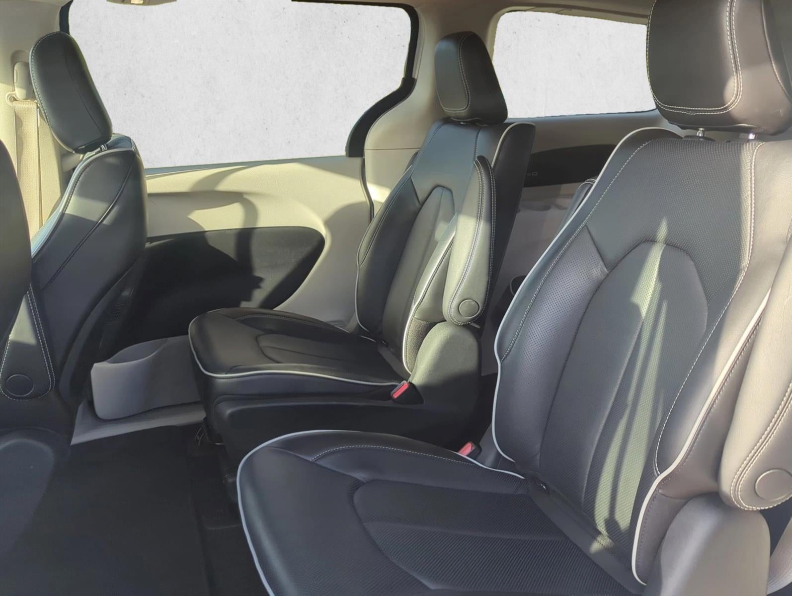 2022 Chrysler Pacifica Hybrid Limited FWD