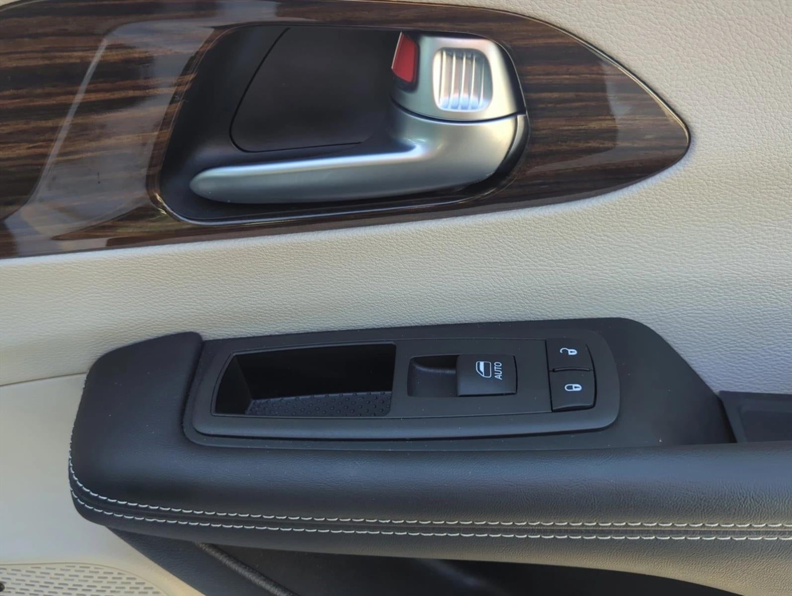 2022 Chrysler Pacifica Hybrid Limited FWD