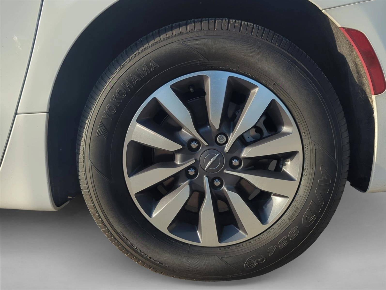 2022 Chrysler Pacifica Hybrid Limited FWD