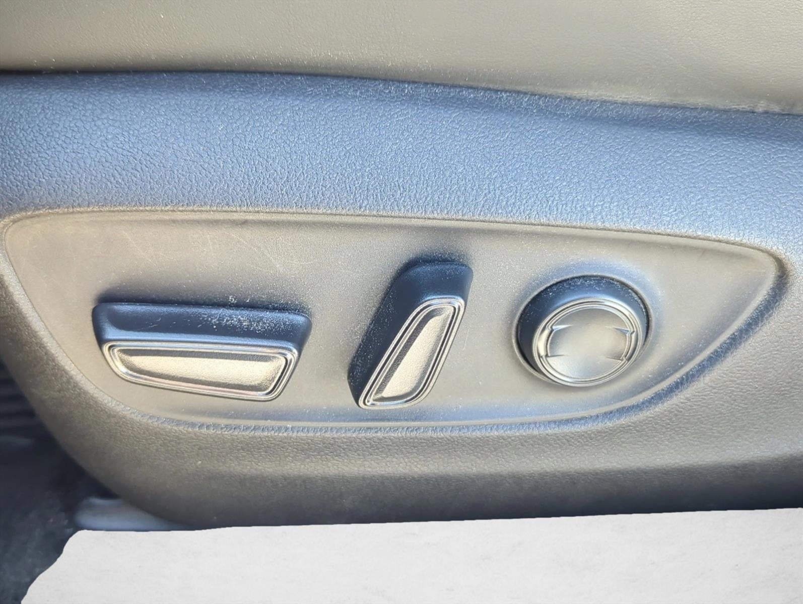 2023 Toyota RAV4 XLE Premium FWD (Natl)