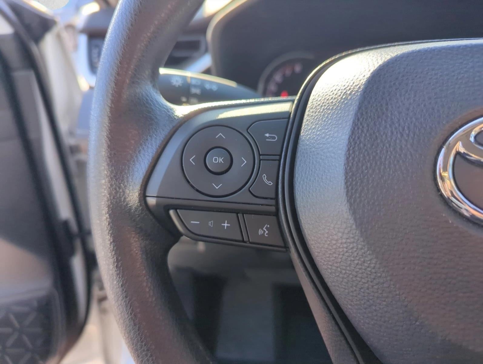 2023 Toyota RAV4 LE FWD (GS)