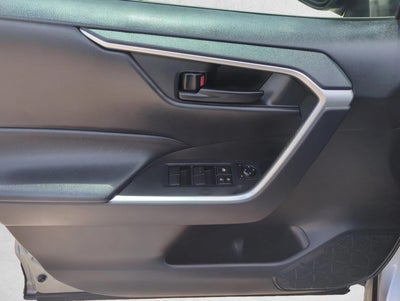2020 Toyota RAV4 LE FWD (GS)