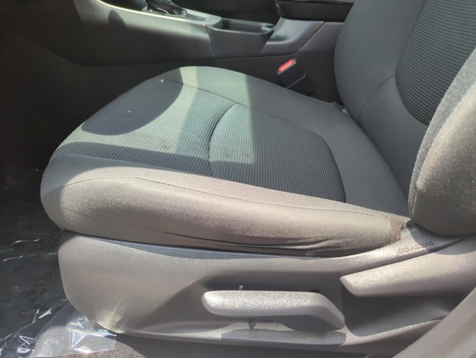 2020 Toyota RAV4 LE FWD (GS)