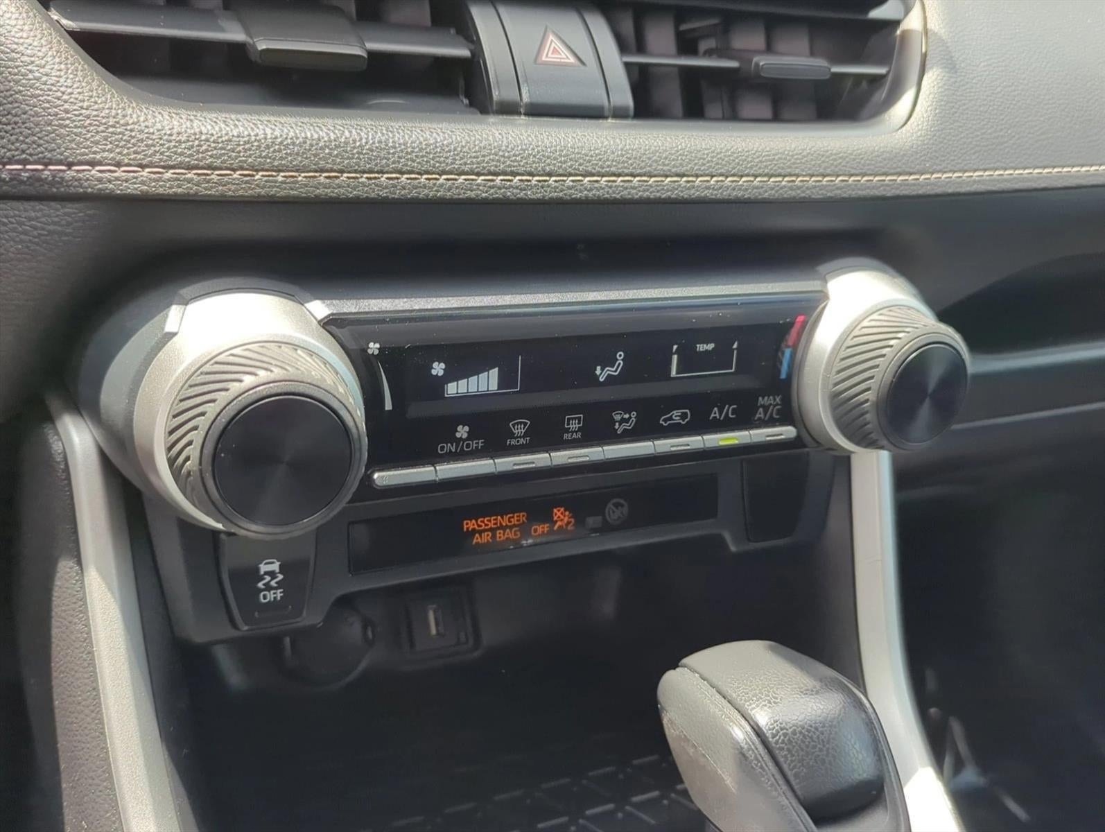 2020 Toyota RAV4 LE FWD (GS)