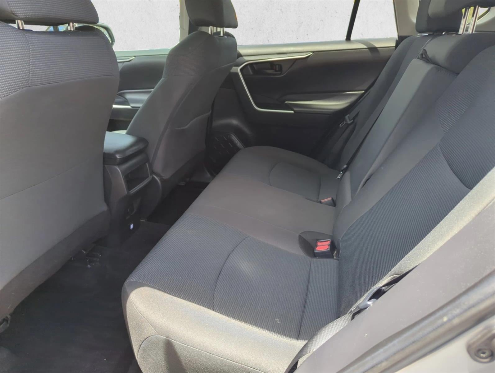 2020 Toyota RAV4 LE FWD (GS)