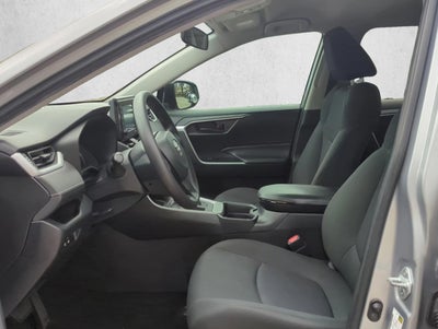 2020 Toyota RAV4 LE FWD (GS)