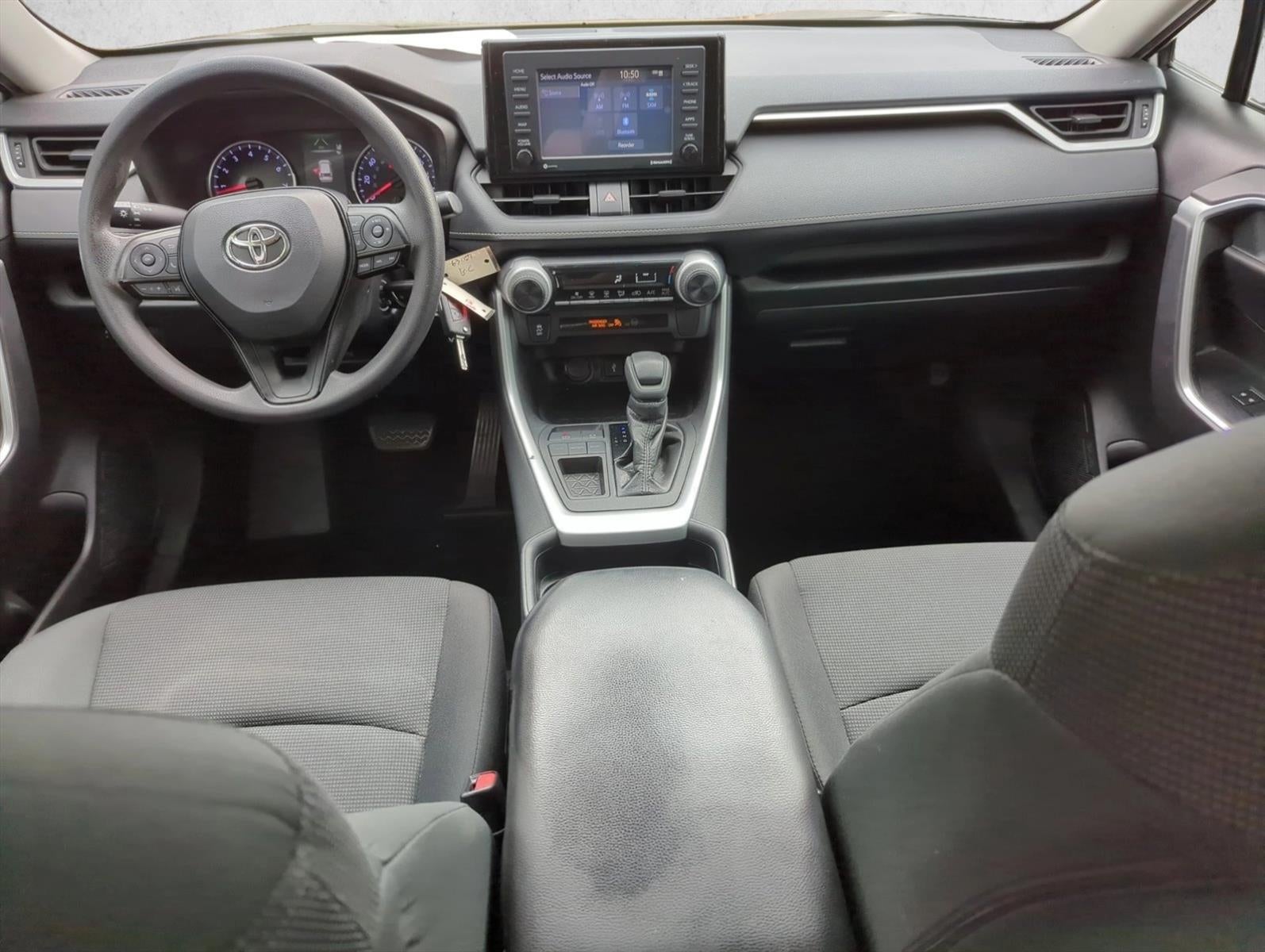 2020 Toyota RAV4 LE FWD (GS)