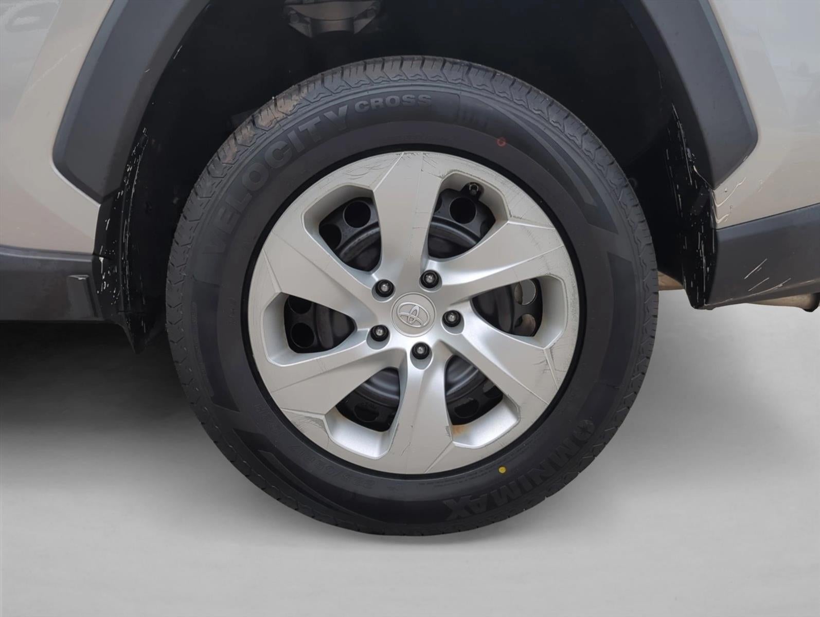 2020 Toyota RAV4 LE FWD (GS)