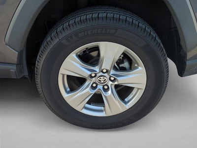 2022 Toyota RAV4 XLE FWD (GS)