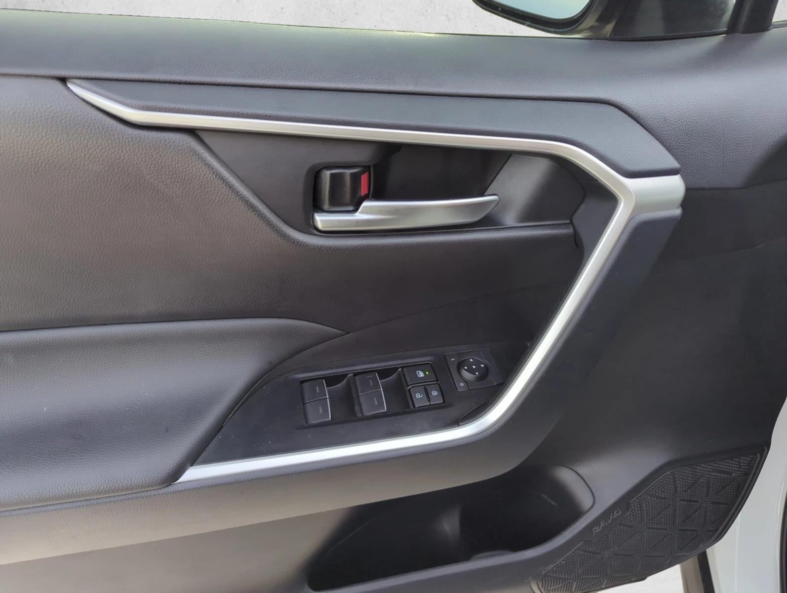 2025 Toyota RAV4 XLE FWD (Natl)