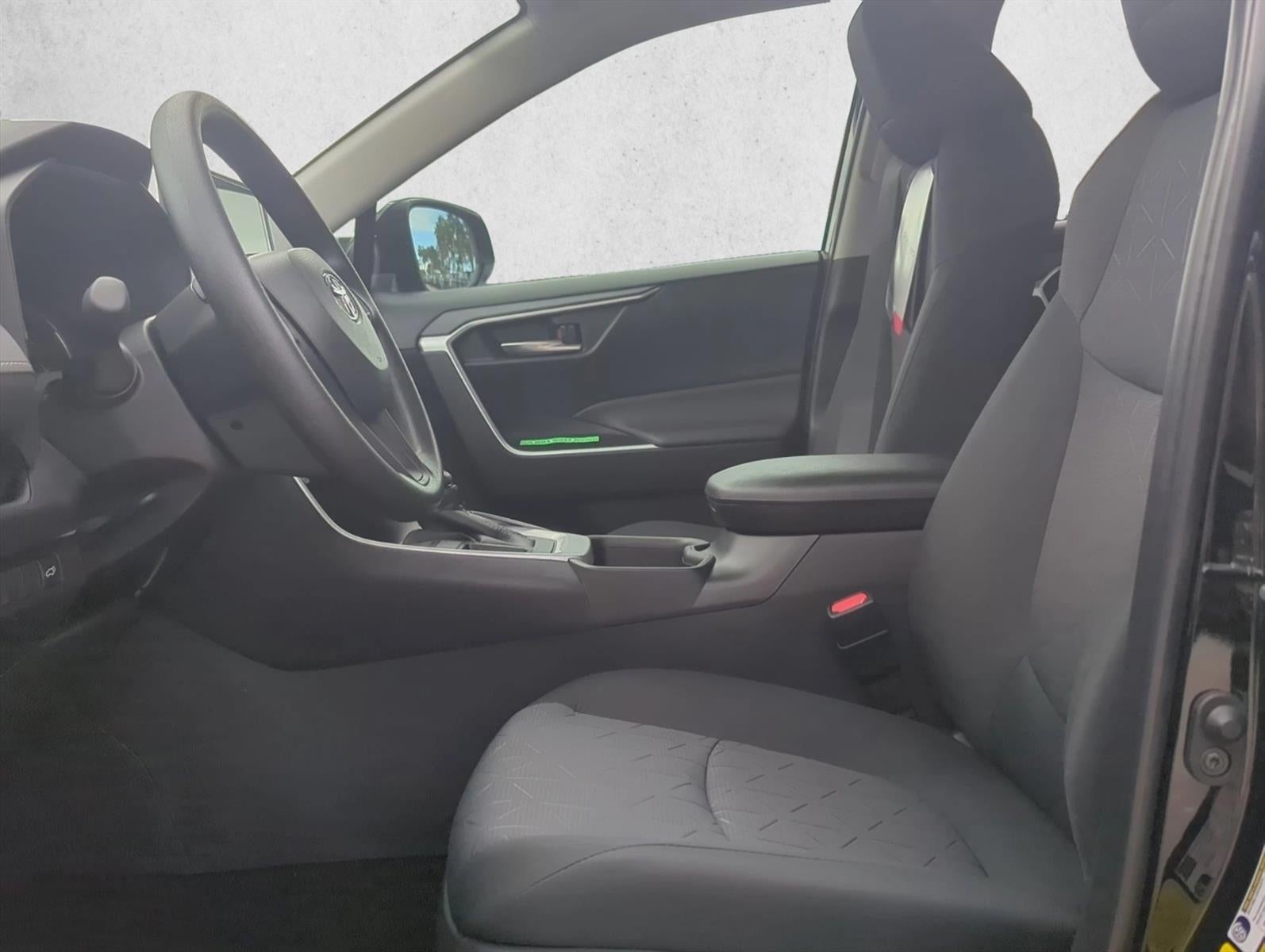 2025 Toyota RAV4 XLE FWD (GS)