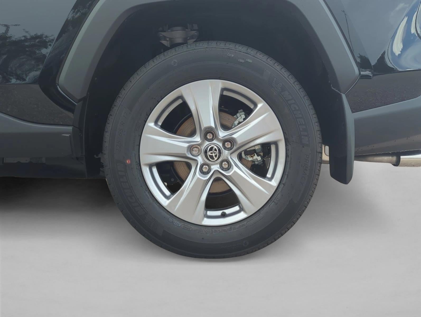 2025 Toyota RAV4 XLE FWD (GS)