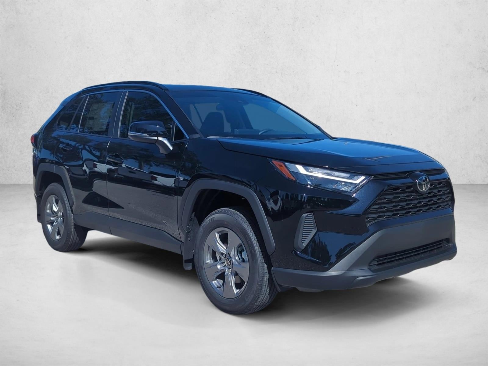 2025 Toyota RAV4 XLE FWD (GS)