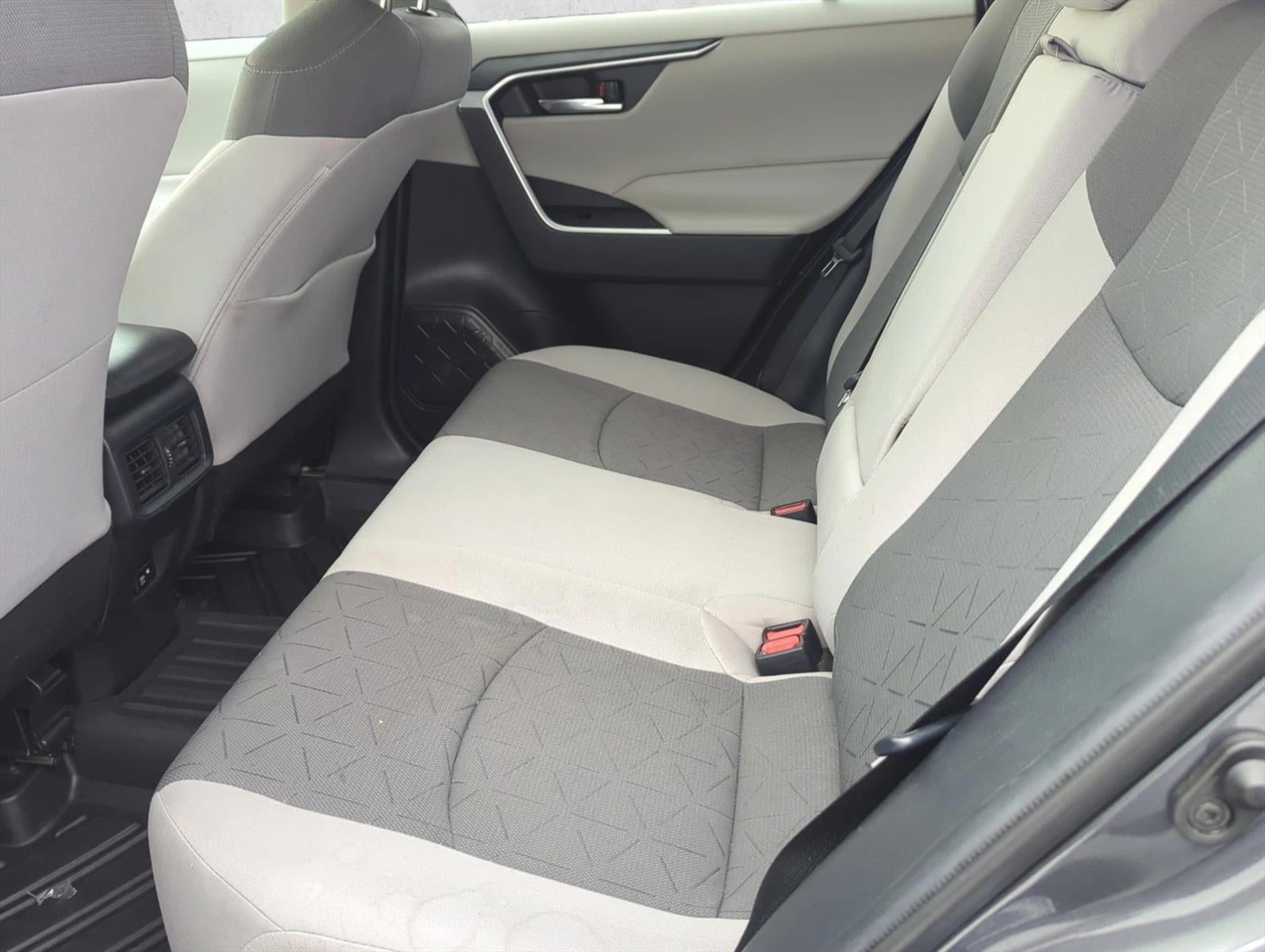 2021 Toyota RAV4 XLE FWD (GS)