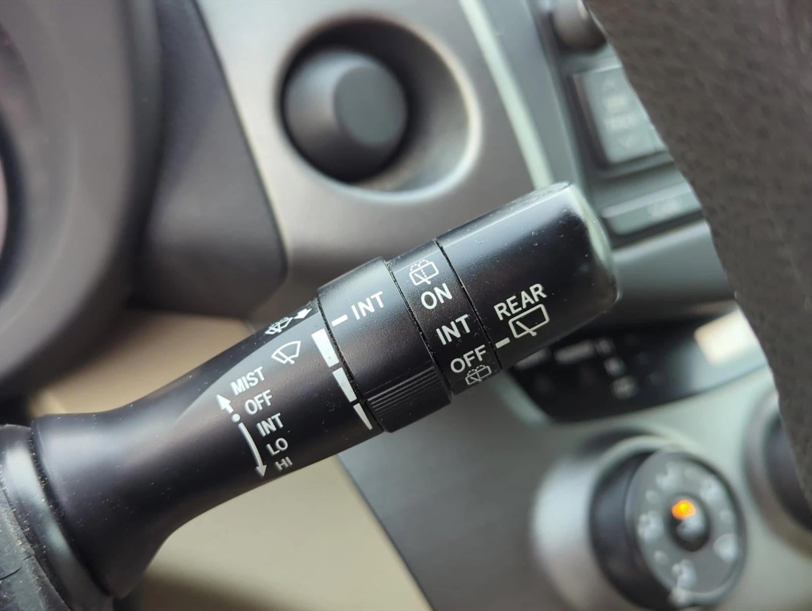 2012 Toyota RAV4 FWD 4dr I4 (Natl)
